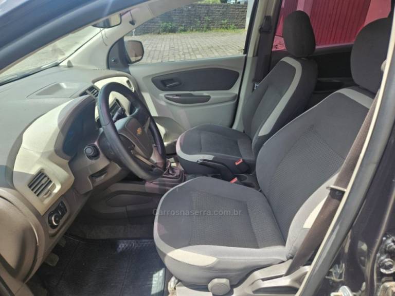 CHEVROLET - SPIN - 2014/2015 - Preta - R$ 42.900,00