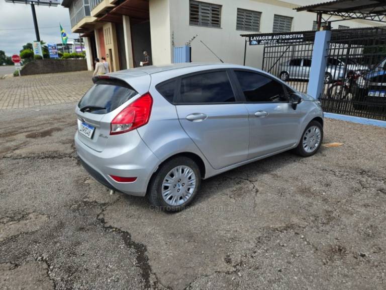 FORD - FIESTA - 2017/2017 - Prata - R$ 49.900,00