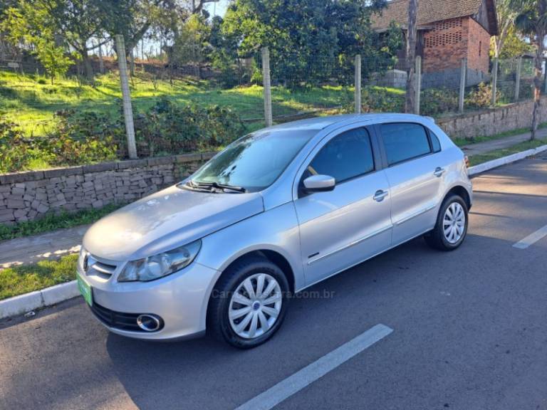 VOLKSWAGEN - GOL - 2009/2010 - Prata - R$ 33.500,00
