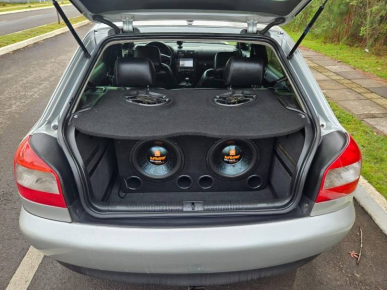 AUDI - A3 - 2003/2003 - Prata - R$ 25.000,00