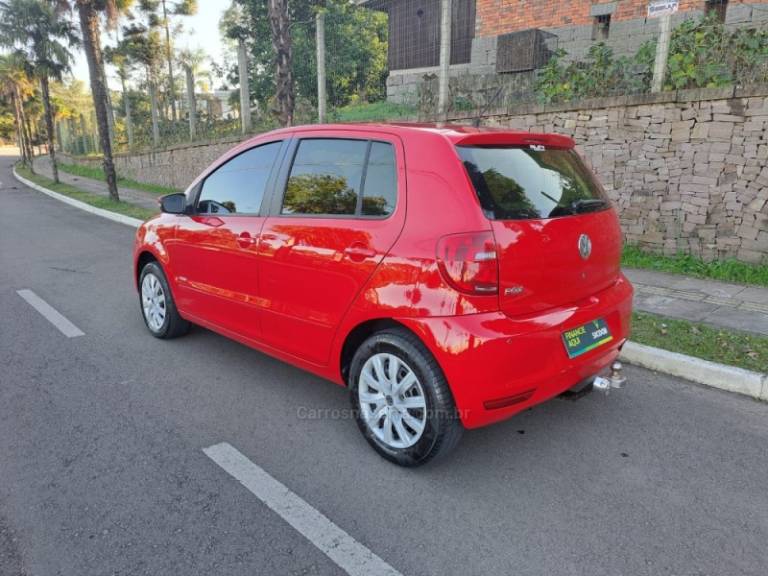 VOLKSWAGEN - FOX - 2012/2013 - Vermelha - R$ 34.900,00