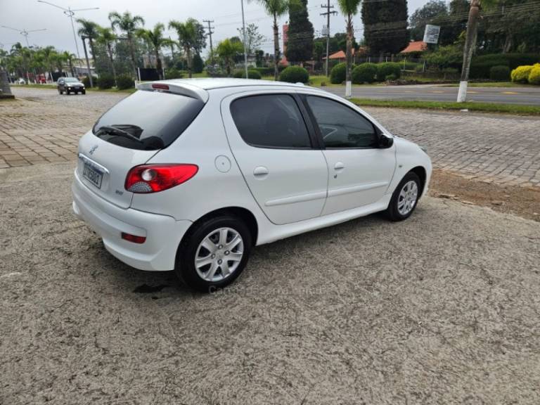 PEUGEOT - 207 - 2012/2013 - Branca - R$ 26.500,00