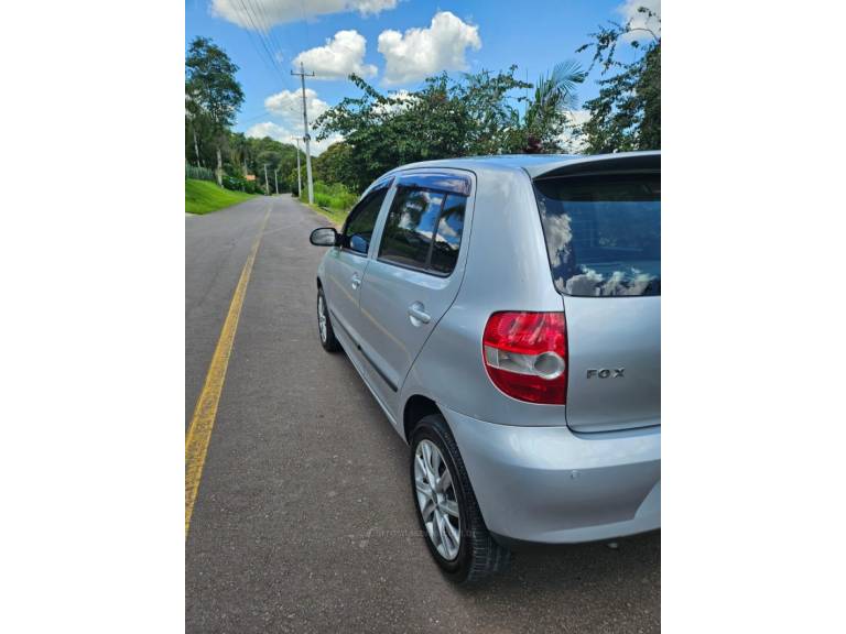 VOLKSWAGEN - FOX - 2008/2009 - Prata - R$ 26.500,00