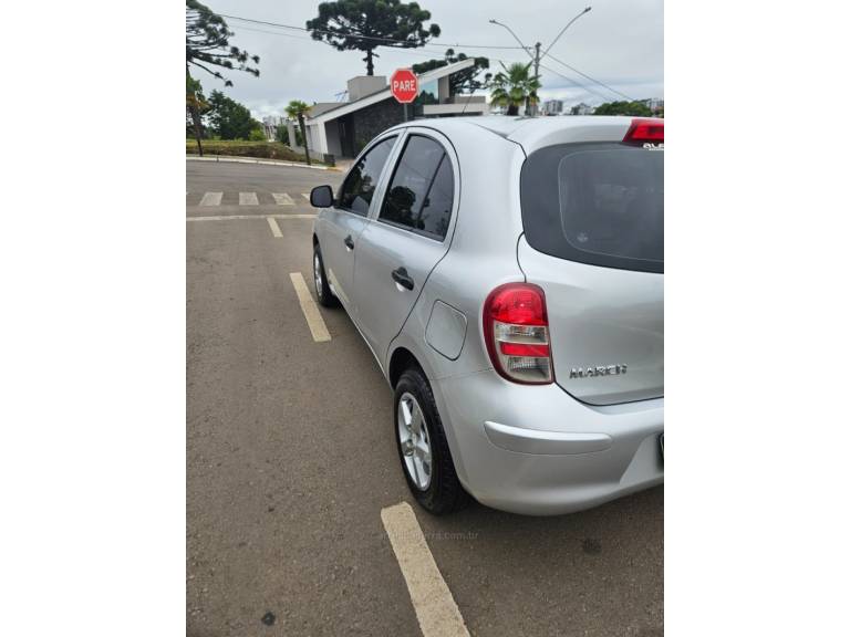 NISSAN - MARCH - 2012/2013 - Prata - R$ 29.500,00