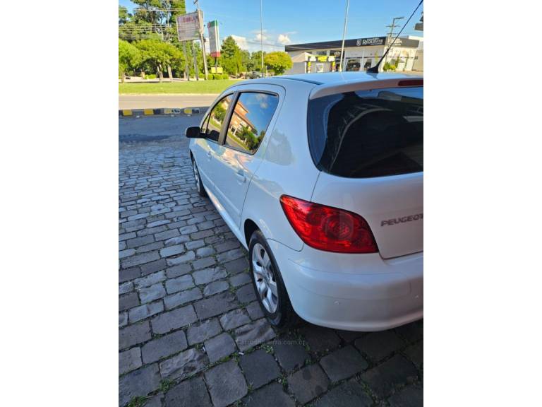 PEUGEOT - 307 - 2009/2010 - Branca - R$ 29.900,00