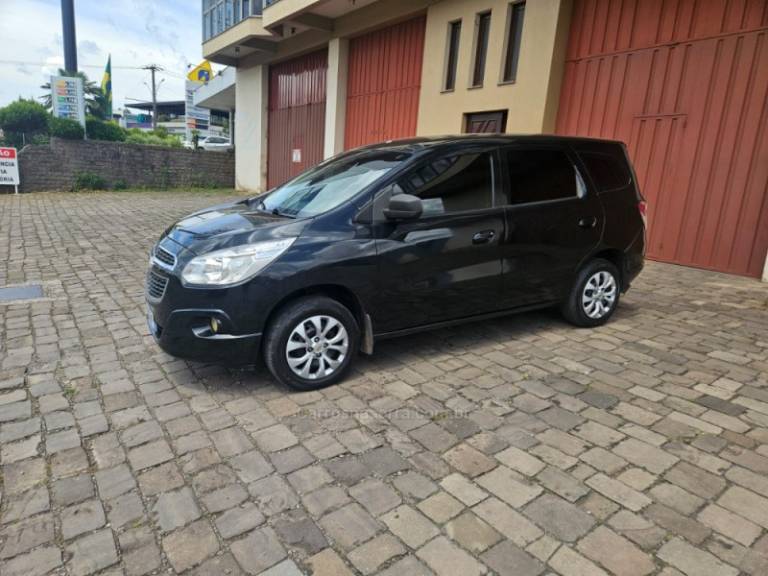 CHEVROLET - SPIN - 2014/2015 - Preta - R$ 42.900,00