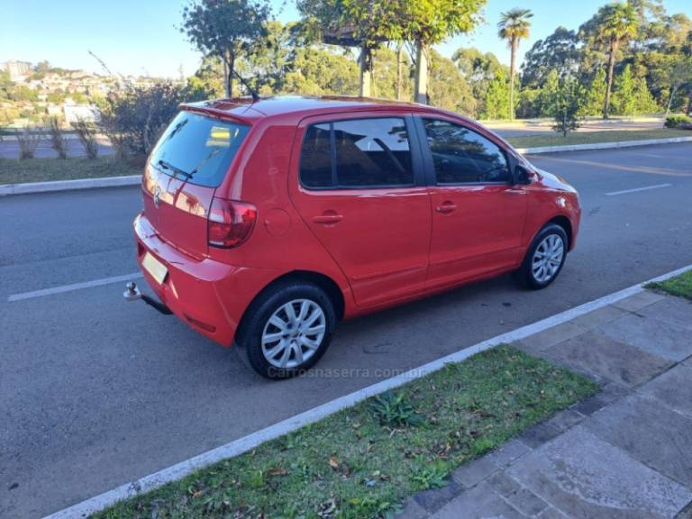 VOLKSWAGEN - FOX - 2012/2013 - Vermelha - R$ 34.900,00