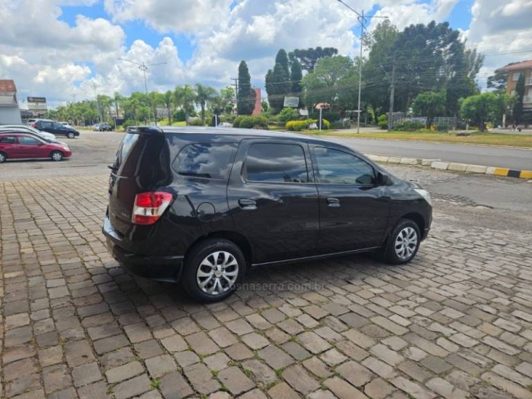 CHEVROLET - SPIN - 2014/2015 - Preta - R$ 42.900,00