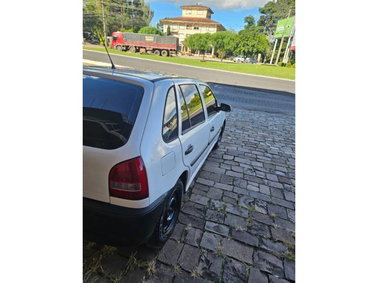 VOLKSWAGEN - GOL - 1999/2000 - Branca - R$ 13.500,00