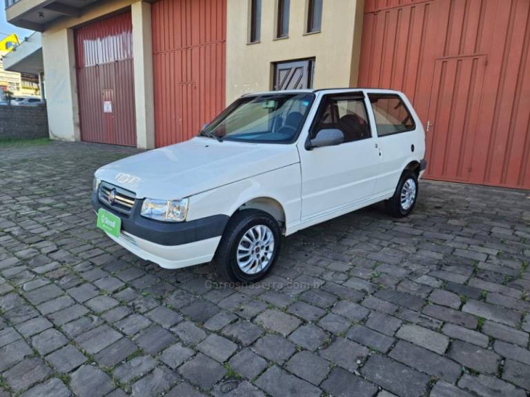 FIAT - UNO - 2011/2012 - Branca - R$ 22.500,00