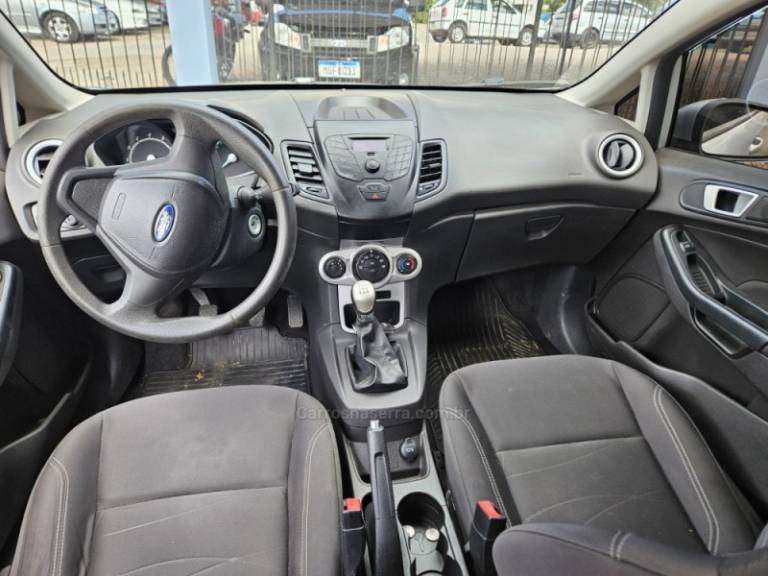 FORD - FIESTA - 2017/2017 - Prata - R$ 49.900,00