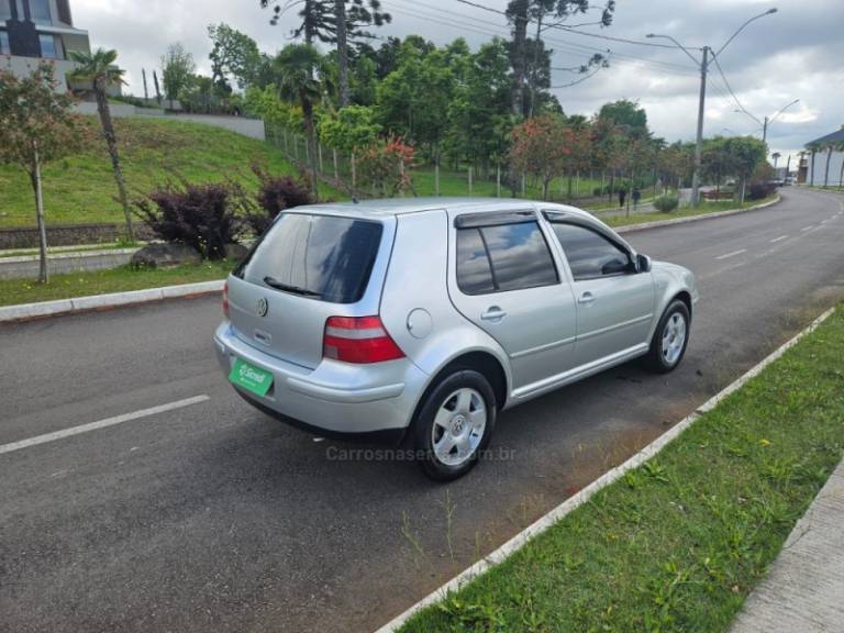 VOLKSWAGEN - GOLF - 2005/2005 - Prata - R$ 32.500,00