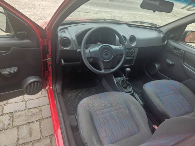 CHEVROLET - CELTA - 2007/2007 - Vermelha - R$ 18.900,00