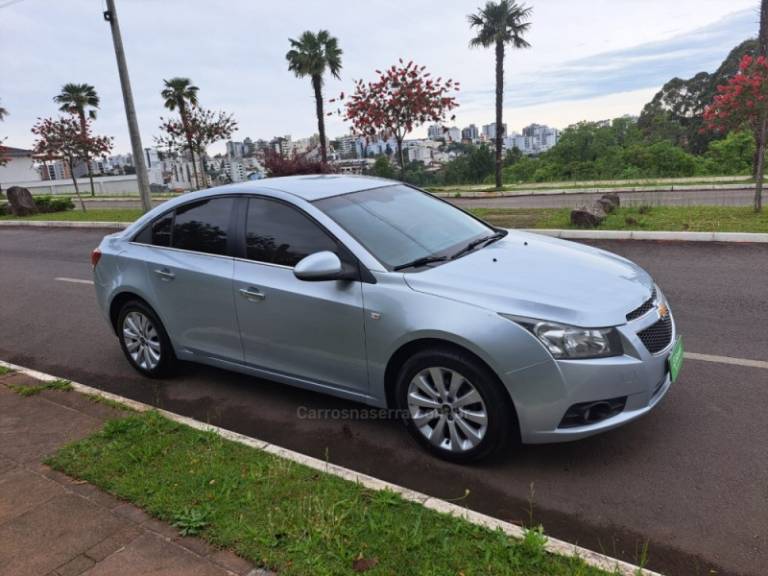 CHEVROLET - CRUZE - 2012/2013 - Prata - R$ 55.900,00