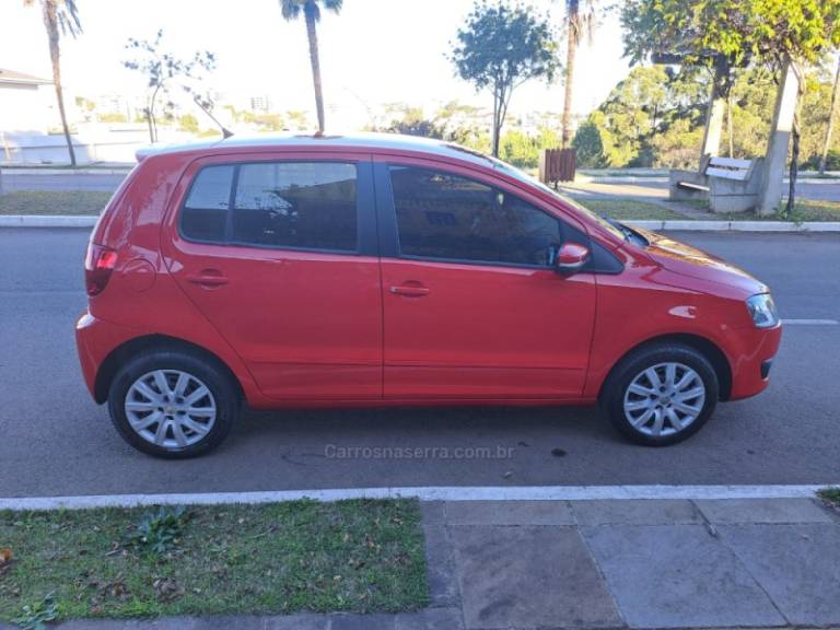 VOLKSWAGEN - FOX - 2012/2013 - Vermelha - R$ 34.900,00
