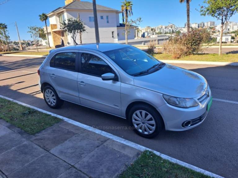 VOLKSWAGEN - GOL - 2009/2010 - Prata - R$ 33.500,00