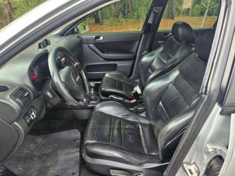 AUDI - A3 - 2003/2003 - Prata - R$ 25.000,00