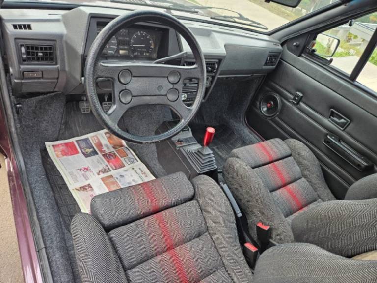 VOLKSWAGEN - SAVEIRO - 1992/1993 - Vermelha - R$ 40.000,00