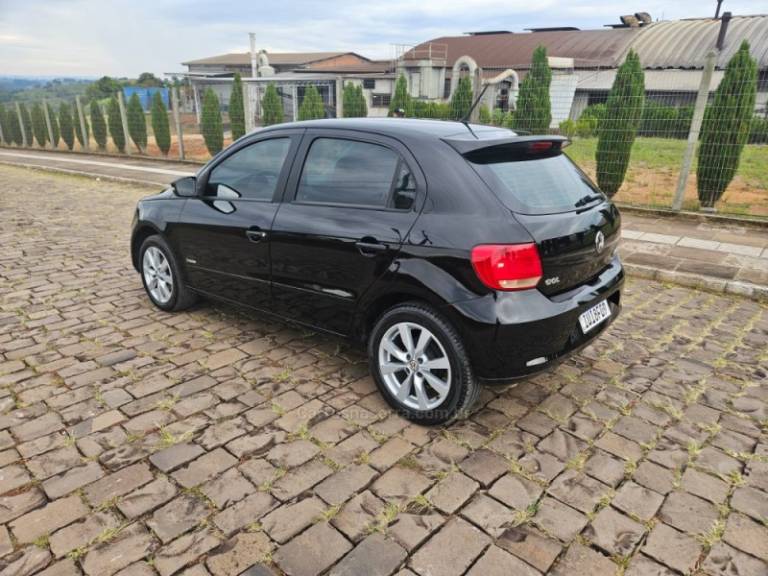 VOLKSWAGEN - GOL - 2013/2014 - Preta - R$ 39.900,00