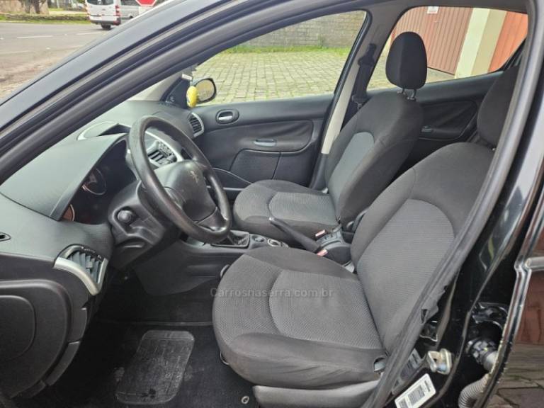 PEUGEOT - 207 - 2012/2013 - Preta - R$ 25.900,00