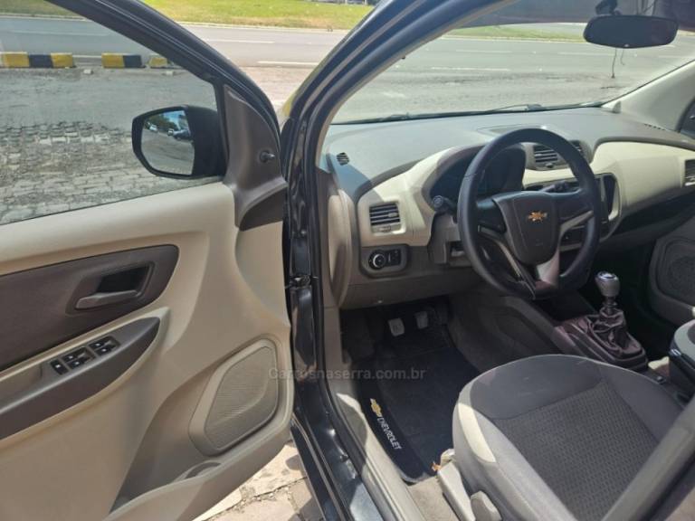 CHEVROLET - SPIN - 2014/2015 - Preta - R$ 42.900,00