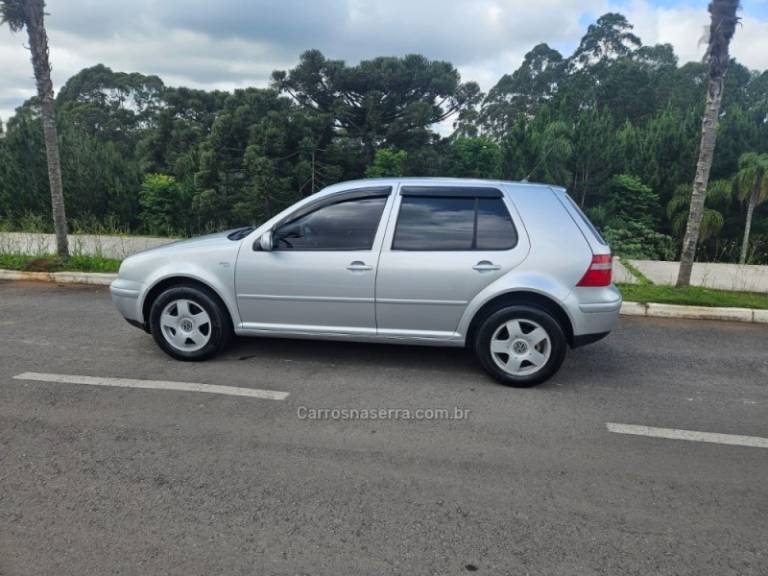 VOLKSWAGEN - GOLF - 2005/2005 - Prata - R$ 32.500,00