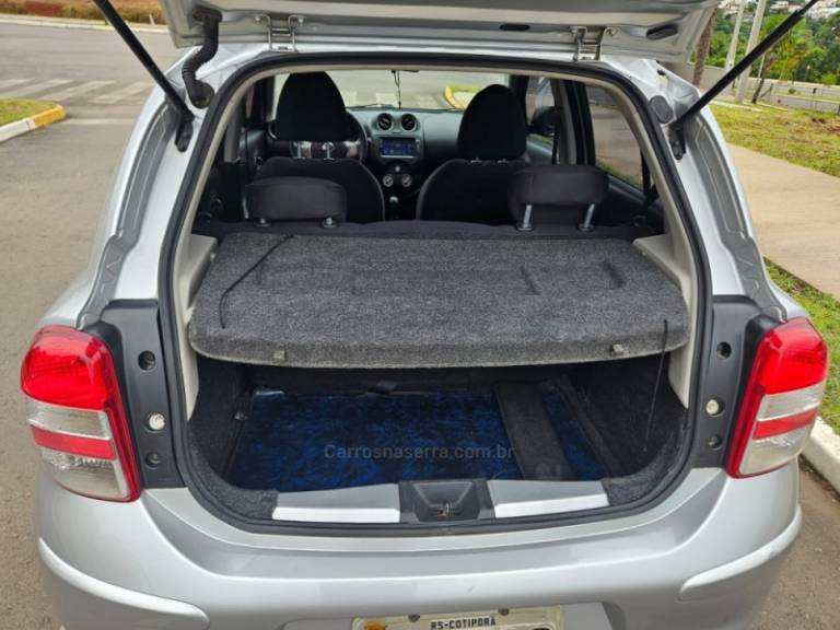 NISSAN - MARCH - 2012/2013 - Prata - R$ 29.500,00