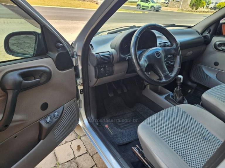CHEVROLET - CLASSIC - 2009/2009 - Prata - R$ 21.500,00