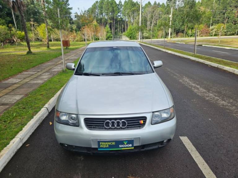 AUDI - A3 - 2003/2003 - Prata - R$ 25.000,00