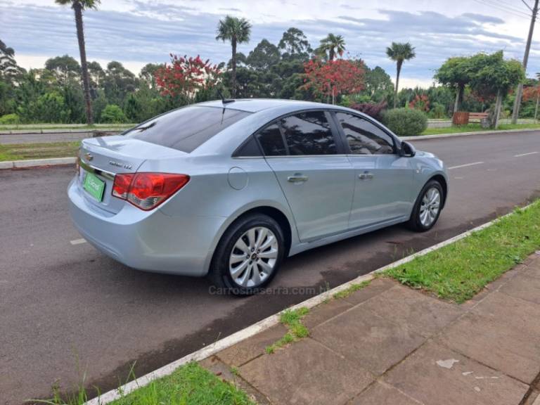 CHEVROLET - CRUZE - 2012/2013 - Prata - R$ 55.900,00