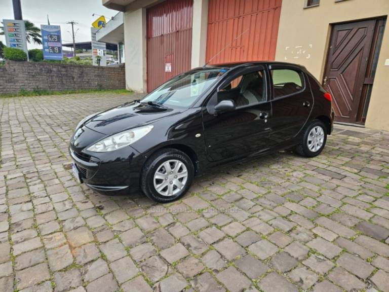 PEUGEOT - 207 - 2012/2013 - Preta - R$ 25.900,00