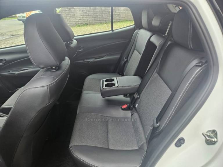 TOYOTA - YARIS - 2024/2024 - Branca - R$ 110.000,00