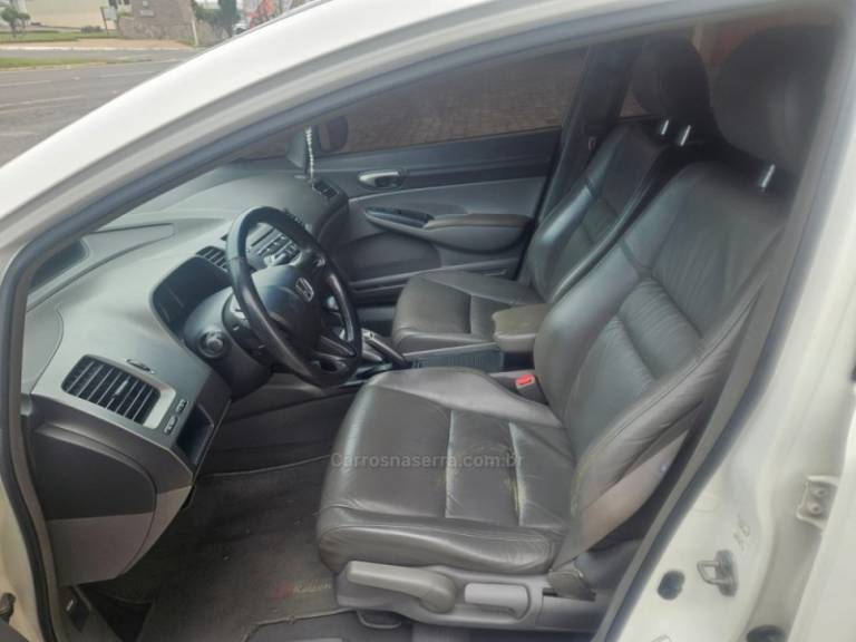 HONDA - CIVIC - 2008/2008 - Branca - R$ 50.000,00