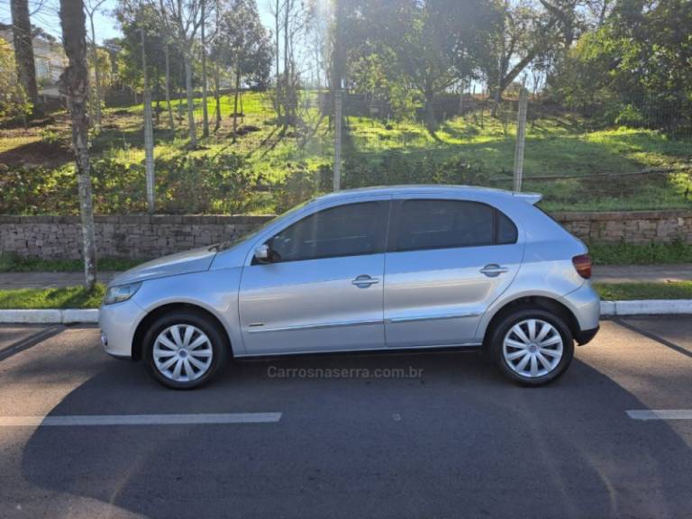 VOLKSWAGEN - GOL - 2009/2010 - Prata - R$ 33.500,00
