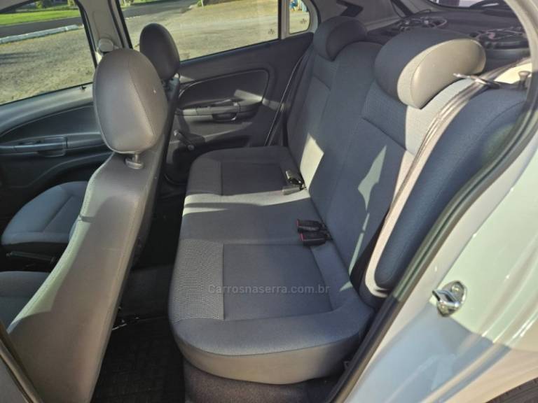VOLKSWAGEN - GOL - 2009/2010 - Branca - R$ 23.900,00