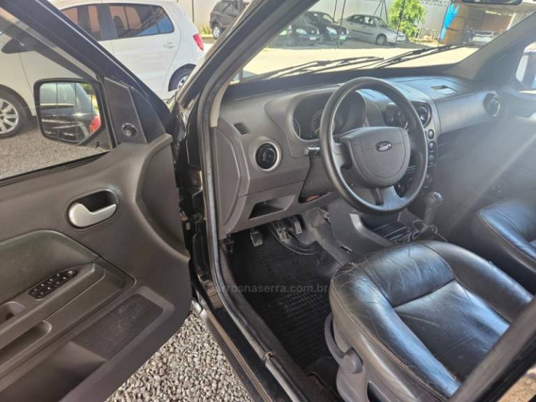 FORD - ECOSPORT - 2005/2005 - Preta - R$ 26.500,00