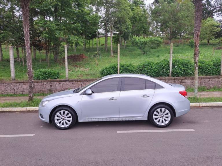 CHEVROLET - CRUZE - 2012/2013 - Prata - R$ 55.900,00
