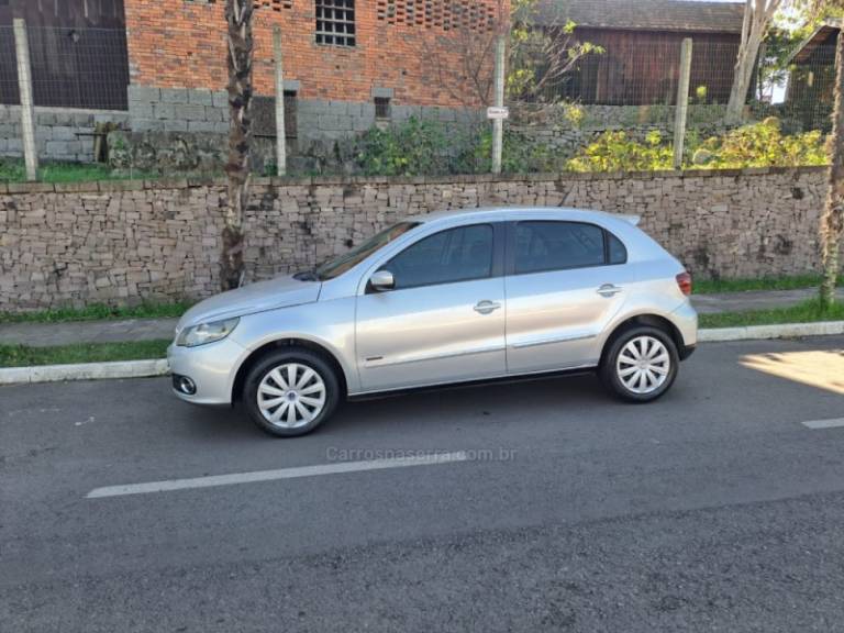 VOLKSWAGEN - GOL - 2009/2010 - Prata - R$ 33.500,00