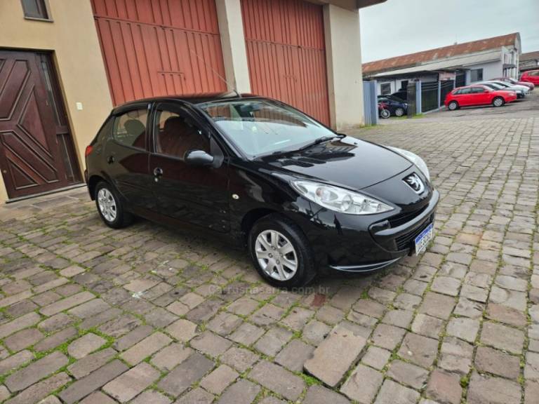 PEUGEOT - 207 - 2012/2013 - Preta - R$ 25.900,00