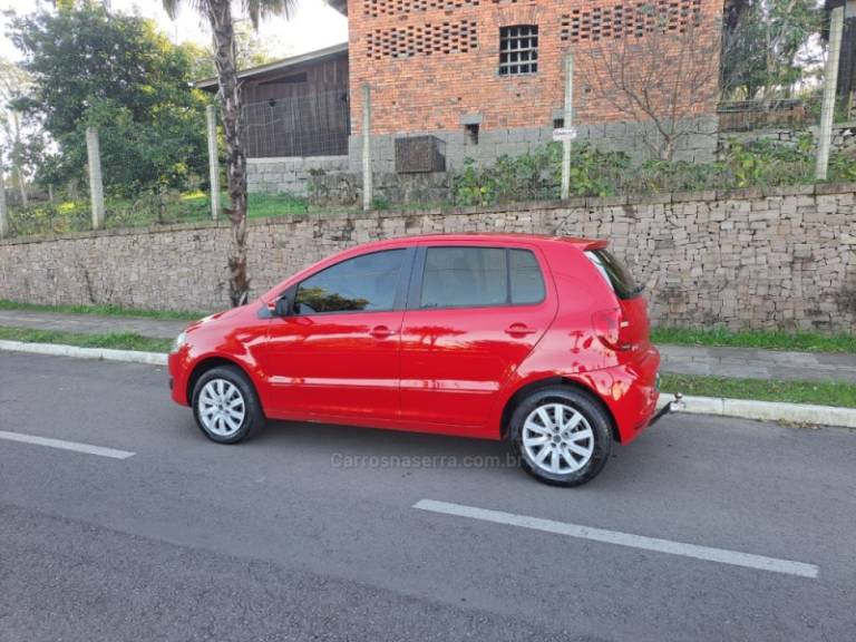 VOLKSWAGEN - FOX - 2012/2013 - Vermelha - R$ 34.900,00