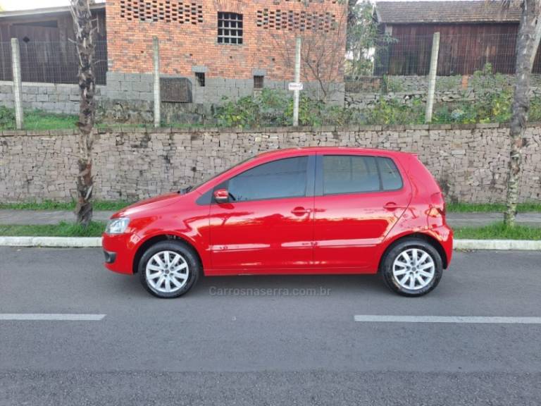 VOLKSWAGEN - FOX - 2012/2013 - Vermelha - R$ 34.900,00