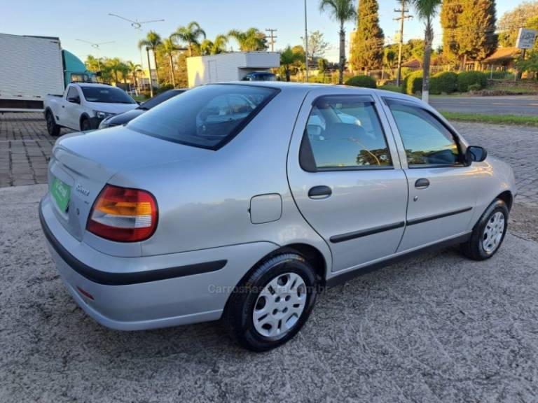FIAT - SIENA - 2004/2004 - Prata - R$ 17.900,00