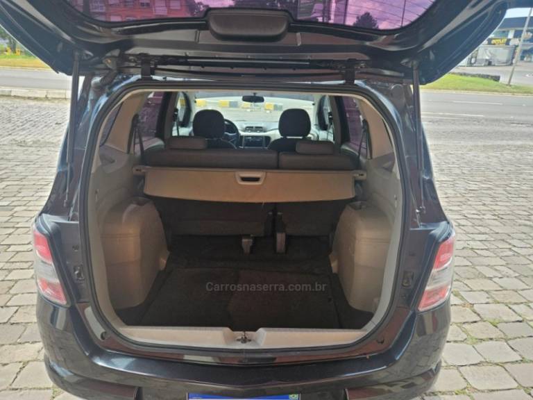 CHEVROLET - SPIN - 2014/2015 - Preta - R$ 42.900,00