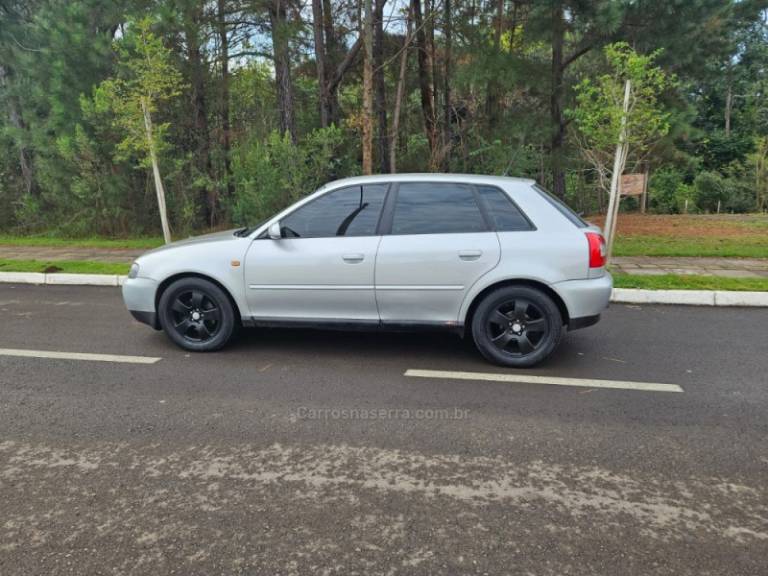 AUDI - A3 - 2003/2003 - Prata - R$ 25.000,00