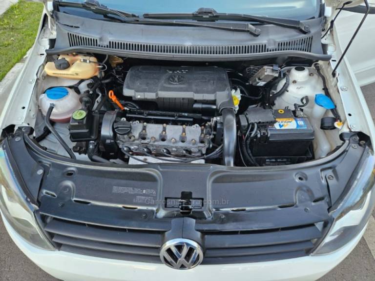 VOLKSWAGEN - FOX - 2012/2013 - Branca - R$ 34.900,00