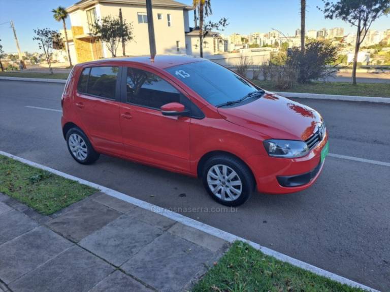 VOLKSWAGEN - FOX - 2012/2013 - Vermelha - R$ 34.900,00