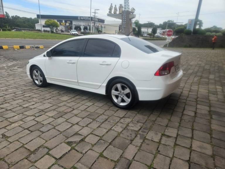 HONDA - CIVIC - 2008/2008 - Branca - R$ 50.000,00