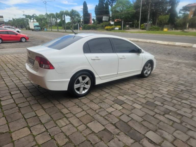 HONDA - CIVIC - 2008/2008 - Branca - R$ 50.000,00