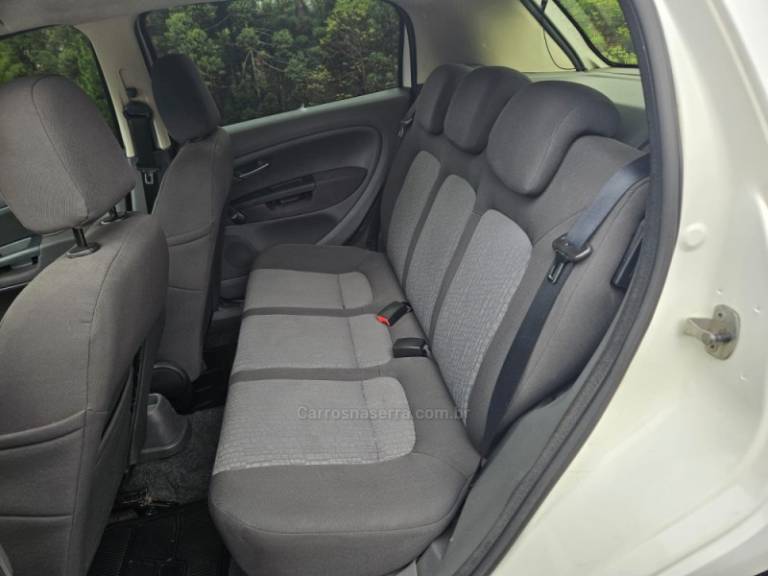 FIAT - PUNTO - 2011/2012 - Branca - R$ 36.500,00