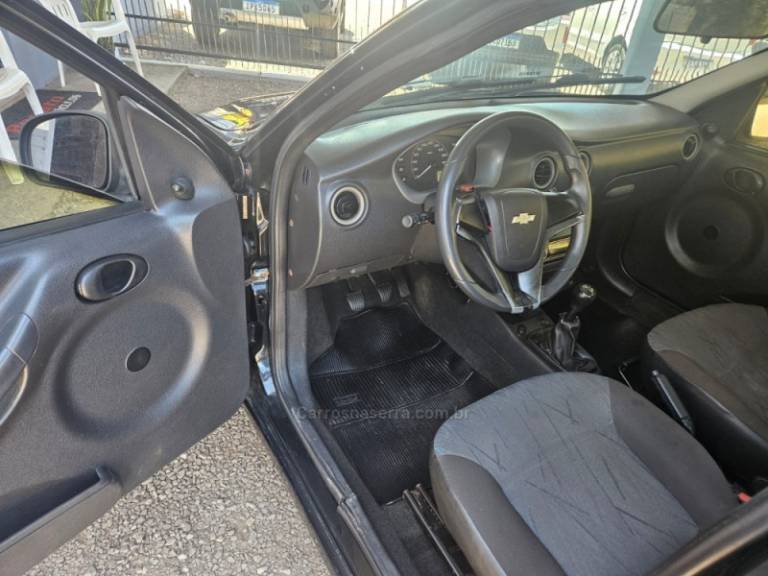 CHEVROLET - CELTA - 2004/2004 - Preta - R$ 17.900,00